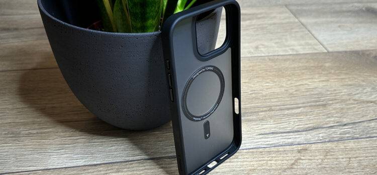 Torras Guardian Hülle fürs iPhone 16 Pro – Solider Schutz mit praktischen Extras