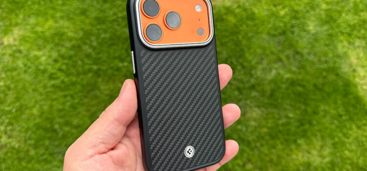 Spigen Enzo Aramid Hülle fürs iPhone 17 Pro – Robustes Premium-Material mit kleinen Schwächen Spigen Enzo Aramid Hülle fürs iPhone 17 Pro – Robustes Premium-Material mit kleinen Schwächen